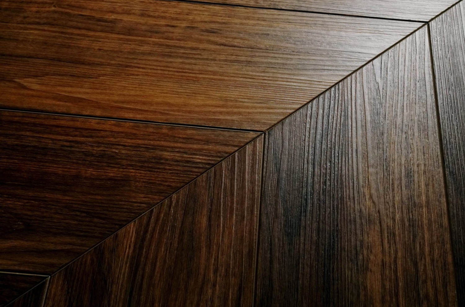 Клеевой виниловый пол Damy Floor Chevron LVT Монсоро 600x127x2.5 мм, упаковка 3,048 м Клеевой виниловый пол Damy Floor Chevron LVT Монсоро 600x127x2.5 мм, упаковка 3,048 м